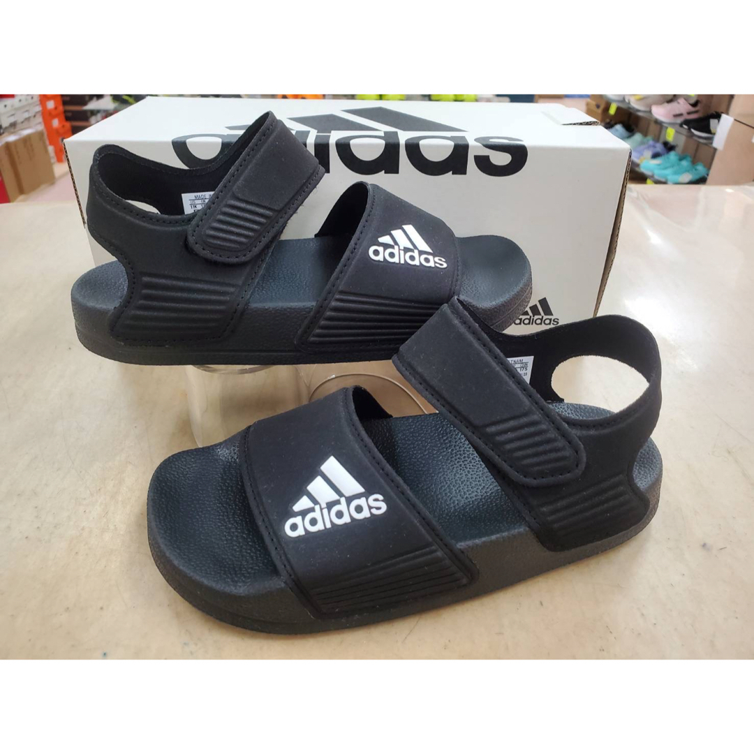 adidas(アディダス)のアディダス アディレッタサンダルK 20.0cm ジュニア スポーツサンダル キッズ/ベビー/マタニティのキッズ靴/シューズ(15cm~)(サンダル)の商品写真