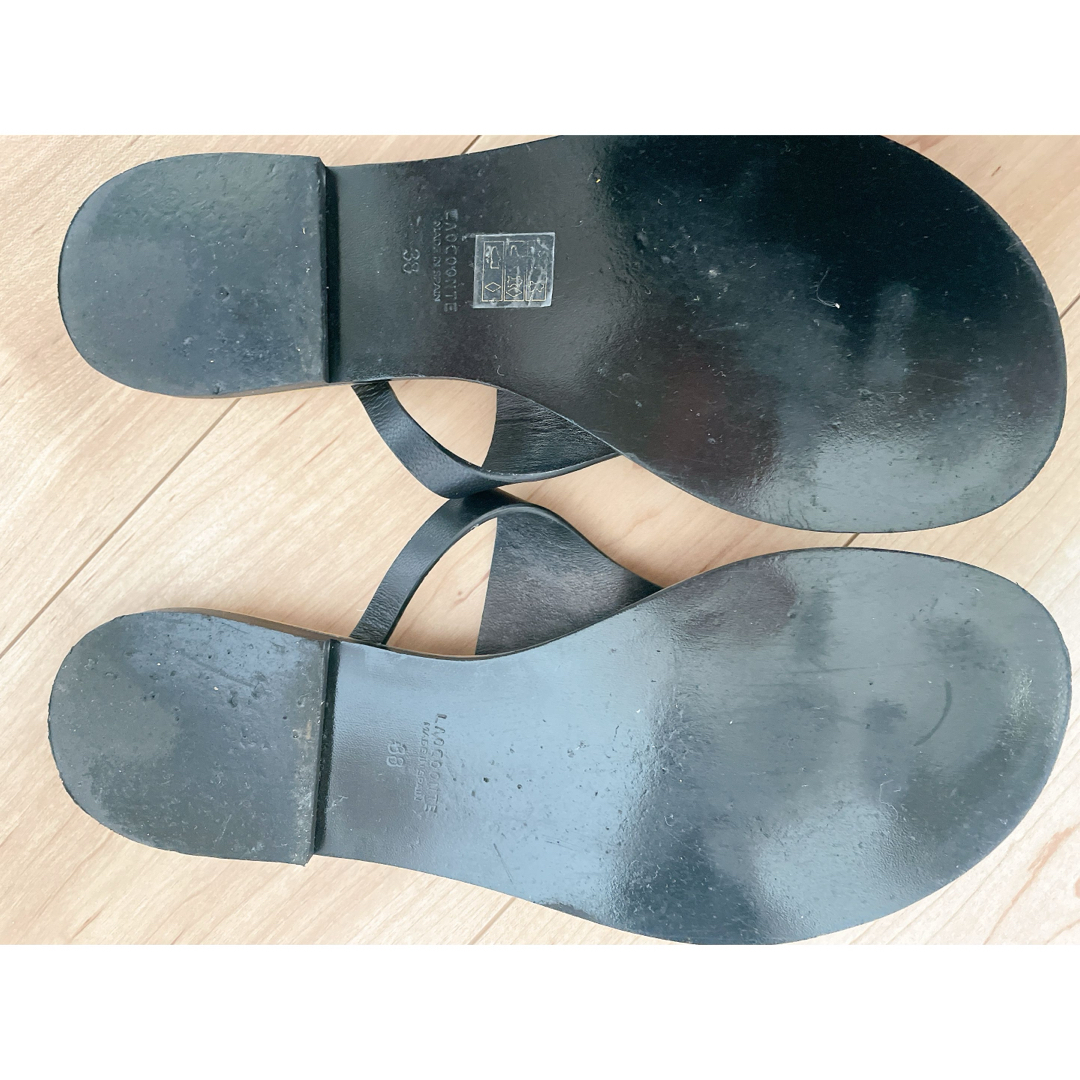 TOMORROWLAND(トゥモローランド)のLAOCOONTE  ラオコンテ　フラットサンダル　ブラック　24㎝　24.5㎝ レディースの靴/シューズ(サンダル)の商品写真