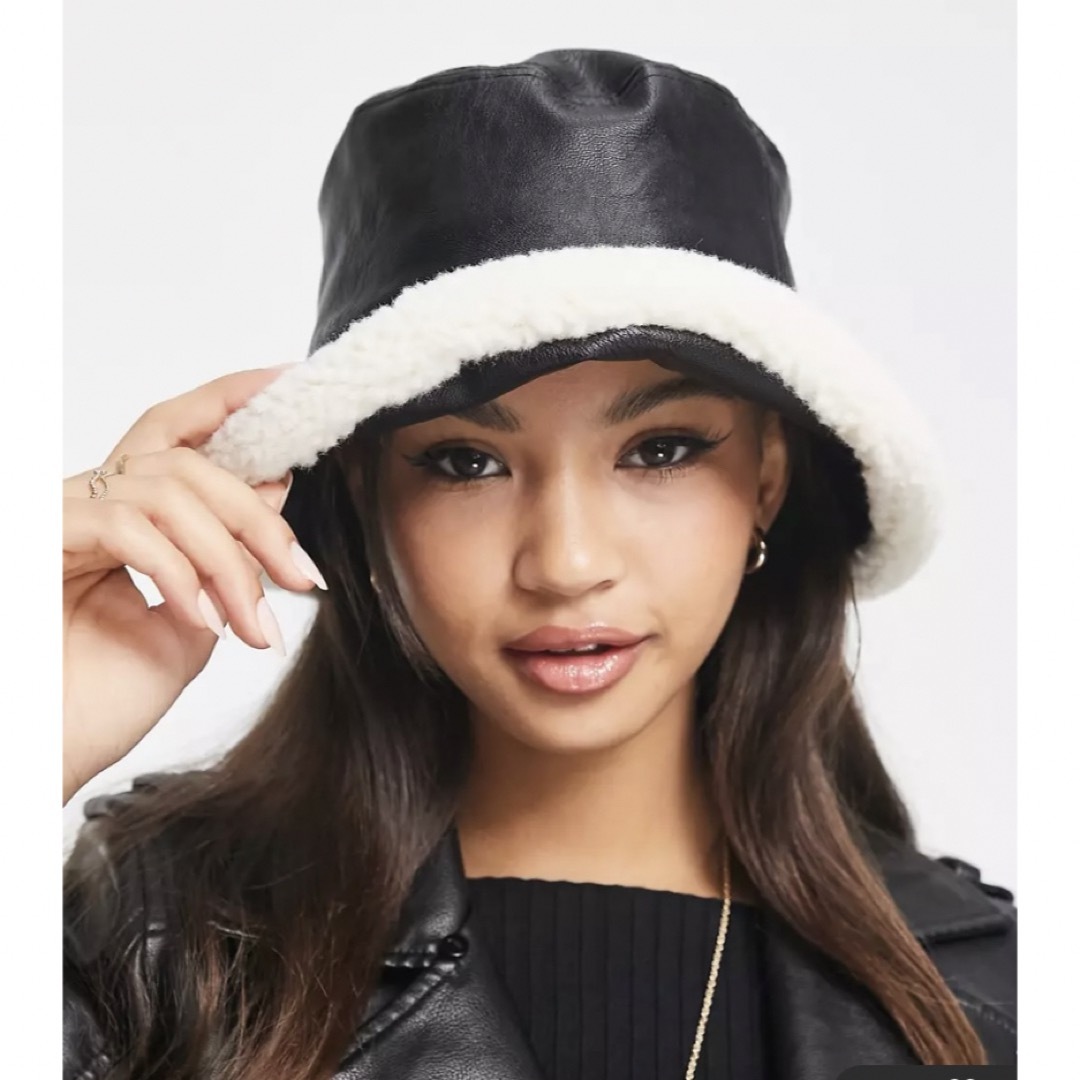 asos(エイソス)の即決OK☆新品未使用タグ付き　バケットハット レディースの帽子(ハット)の商品写真