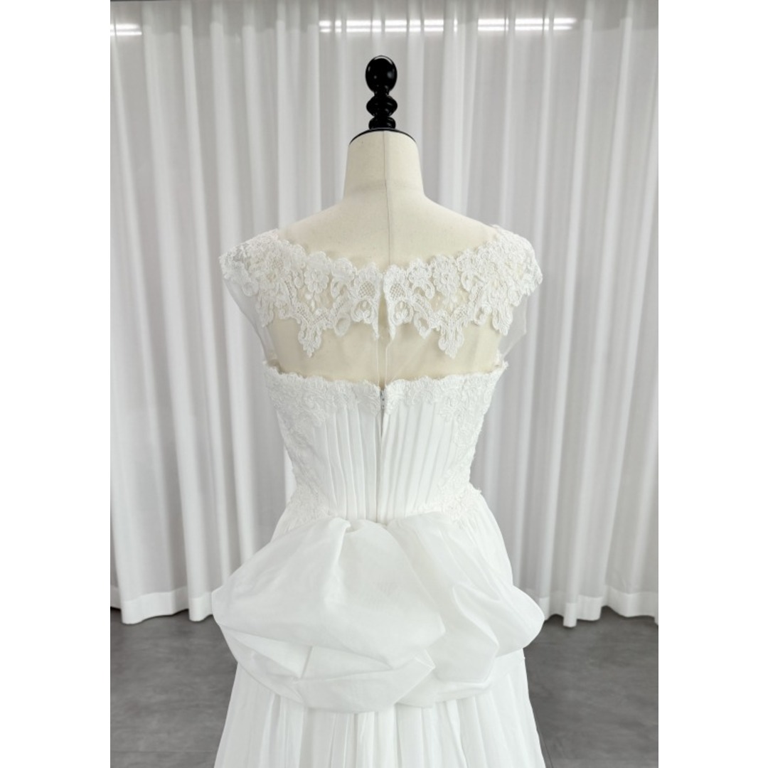 クチュールナオコ COUTURE NAOCO Aライン ウェディングドレス オフホワイト 白 ファーストオーナー チュール レース レディースのフォーマル/ドレス(ウェディングドレス)の商品写真