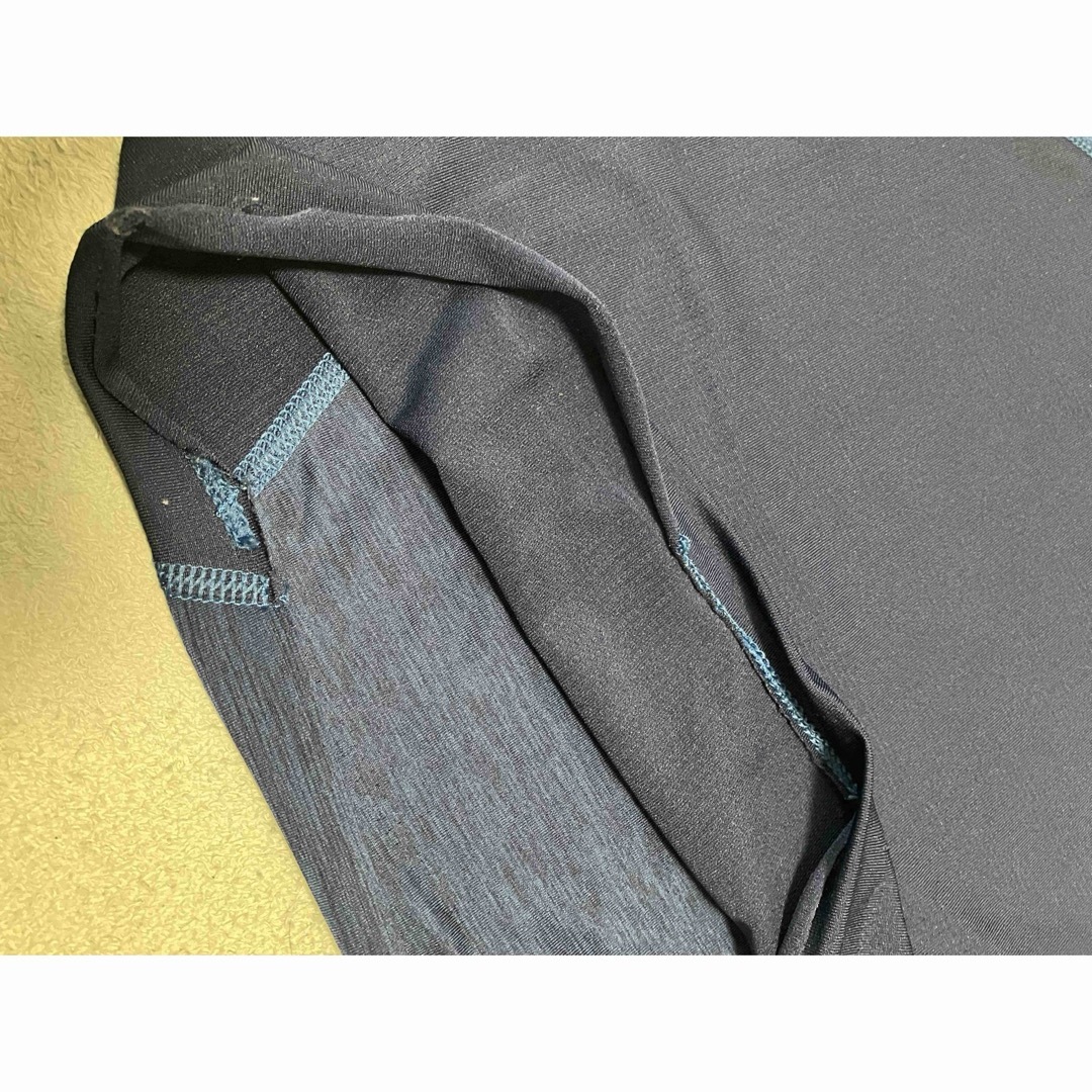 UNDER ARMOUR(アンダーアーマー)のアンダーアーマー  ヒートギア　コンプレショッンシャツ　紺 メンズのトップス(Tシャツ/カットソー(半袖/袖なし))の商品写真
