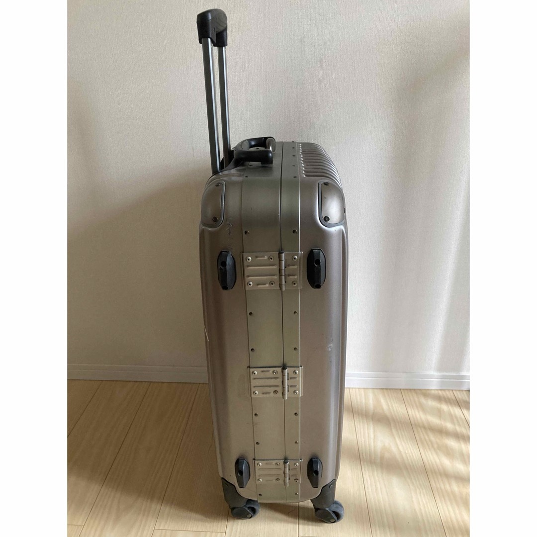 【TRIO】トリオ CARGO キャリーケース　スーツケース Lサイズ　4-5泊 メンズのバッグ(トラベルバッグ/スーツケース)の商品写真