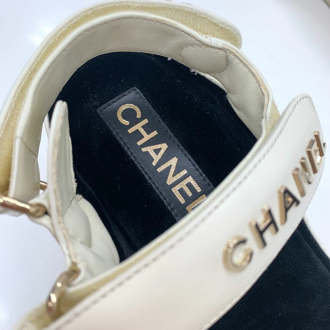 CHANEL(シャネル)の8110 シャネル レザー ココマーク ロゴ マトラッセ ウェッジソール サンダ レディースの靴/シューズ(サンダル)の商品写真