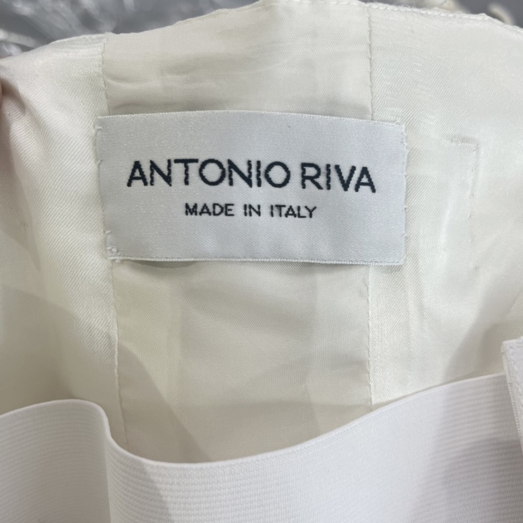 アントニオリーヴァ ANTONIO RIVA Aライン ウェディングドレス ホワイトベージュ ファーストオーナー リボン サテン レディースのフォーマル/ドレス(ウェディングドレス)の商品写真