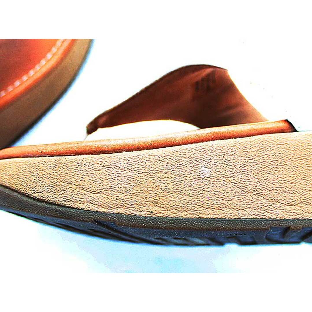 fitflop(フィットフロップ)の【夏物 新入荷】★fitflop/フィットフロップ★スタッズトングサンダル/おしゃれ/カジュアル/サンダル/シューズ/靴 ホワイト×キャメル レディース US6.5【中古】夏 724042 レディースの靴/シューズ(サンダル)の商品写真