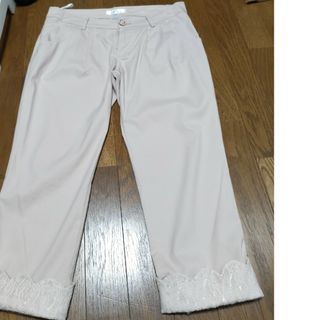 ラバーラ(la Bala)の★新品★la Balaの裾レースクロップドパンツ(クロップドパンツ)