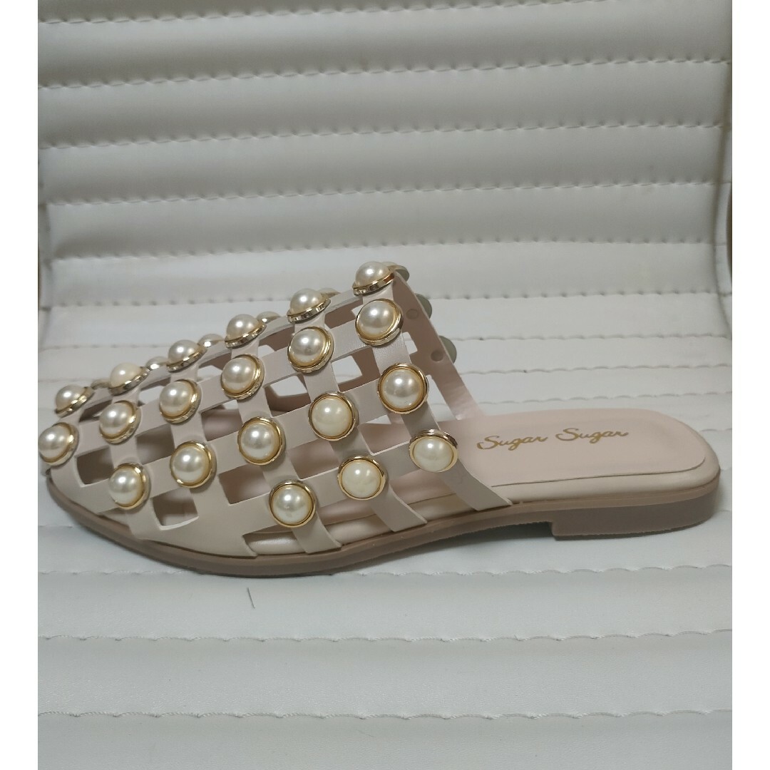 ビーズ付きフラットサンダル レディースの靴/シューズ(サンダル)の商品写真