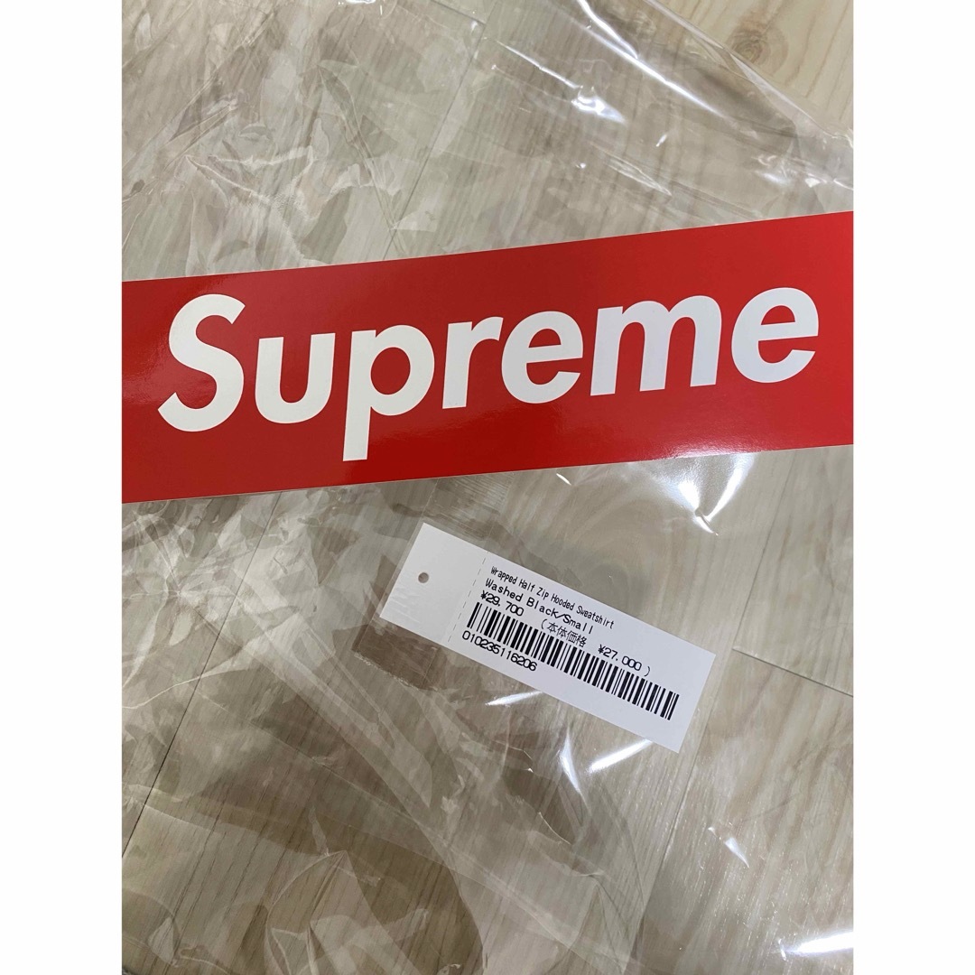 Supreme(シュプリーム)の新品　シュプリーム　パーカー　S メンズのトップス(パーカー)の商品写真