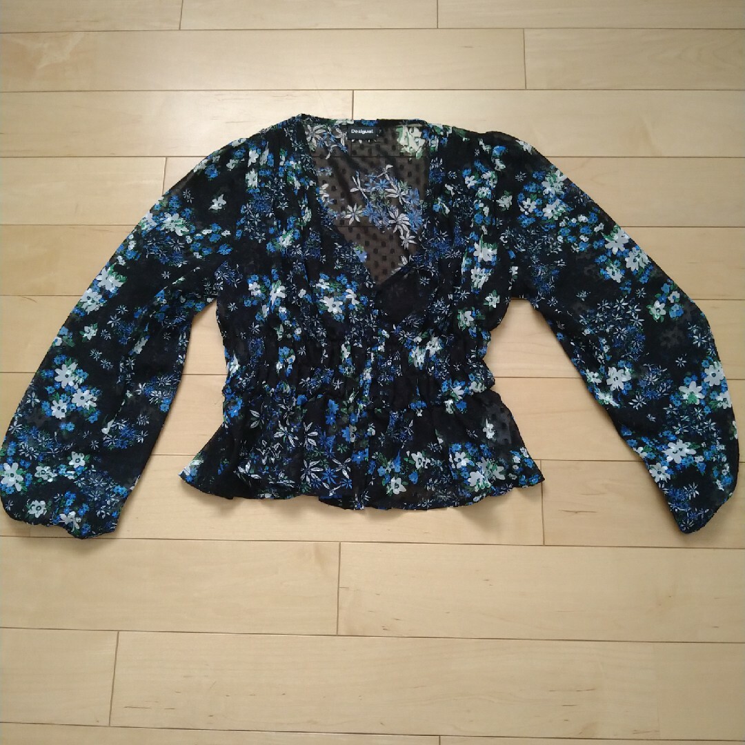 DESIGUAL(デシグアル)の値下げ！Desigual　花柄　ブラウス レディースのトップス(シャツ/ブラウス(長袖/七分))の商品写真