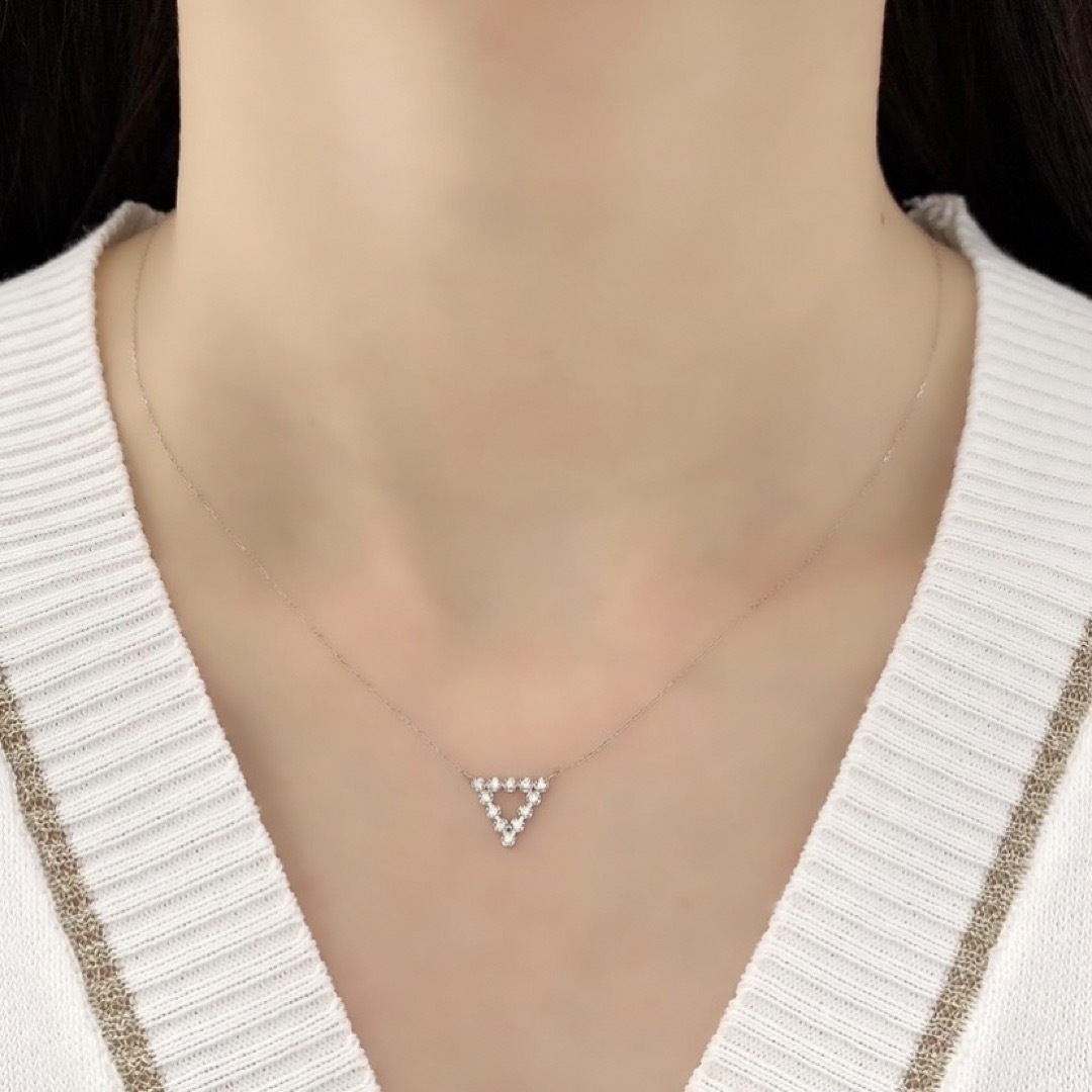 Pt950 Pt850 ダイヤモンド　0.10 ネックレス　三角 レディースのアクセサリー(ネックレス)の商品写真