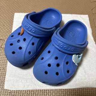 クロックス(crocs)の【crocs】青色　サンダル　8-9(サンダル)