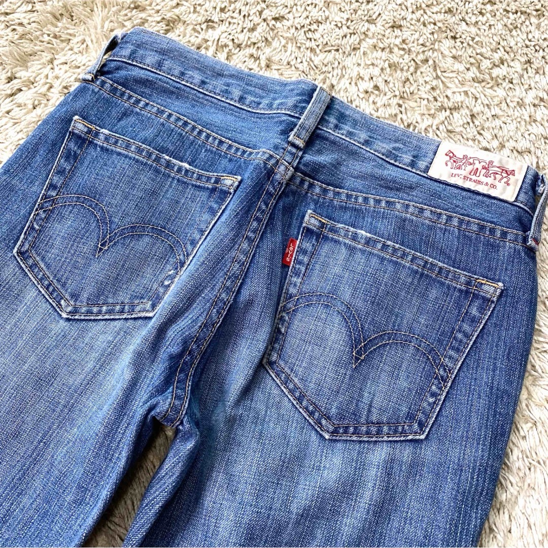 Levi's(リーバイス)のリーバイスレッドタブ デニム パンツ ジーンズ フレアパンツ 28インチ レディースのパンツ(デニム/ジーンズ)の商品写真