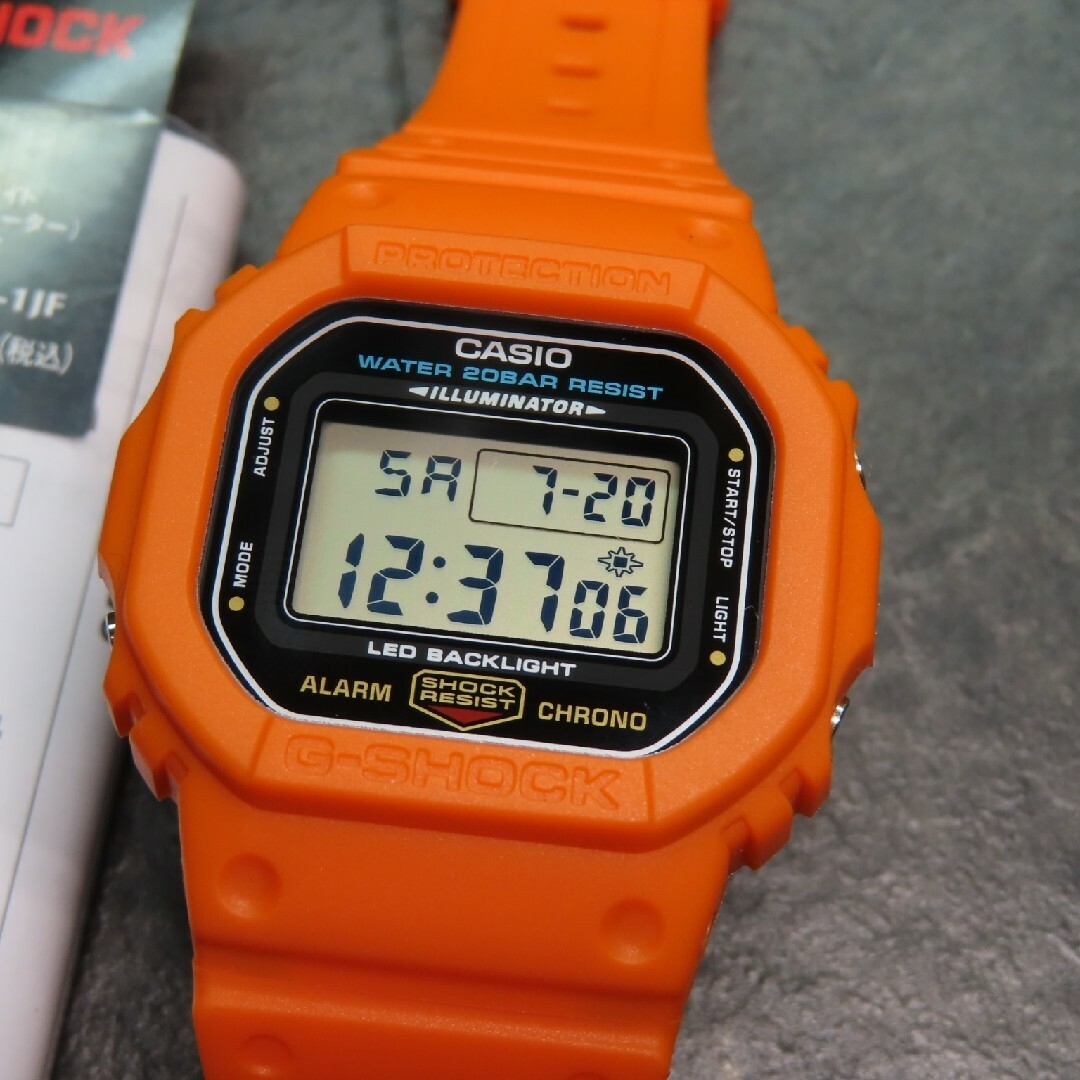 G-SHOCK(ジーショック)のカシオ/CASIO G-SHOCK/Gショック●DW-5600E-1【オレンジ】 メンズの時計(腕時計(デジタル))の商品写真