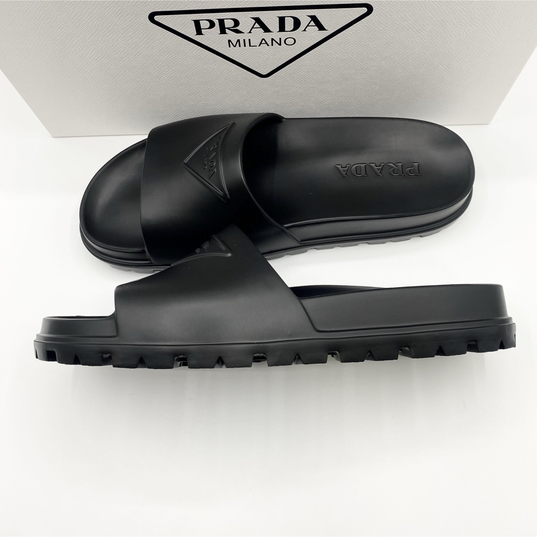 PRADA(プラダ)の新品未使用！送料込み★PRADA★ラバースライドサンダル メンズの靴/シューズ(サンダル)の商品写真