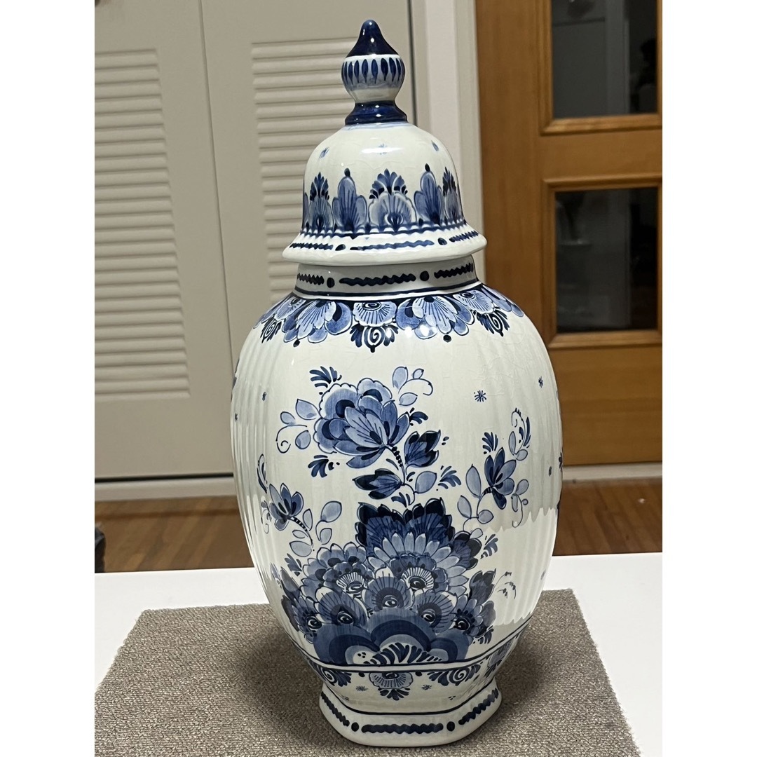 RoyalDelft ロイヤルデルフト デルフトブルー 花文飾壷 蓋付き花瓶2点 インテリア/住まい/日用品のインテリア小物(花瓶)の商品写真