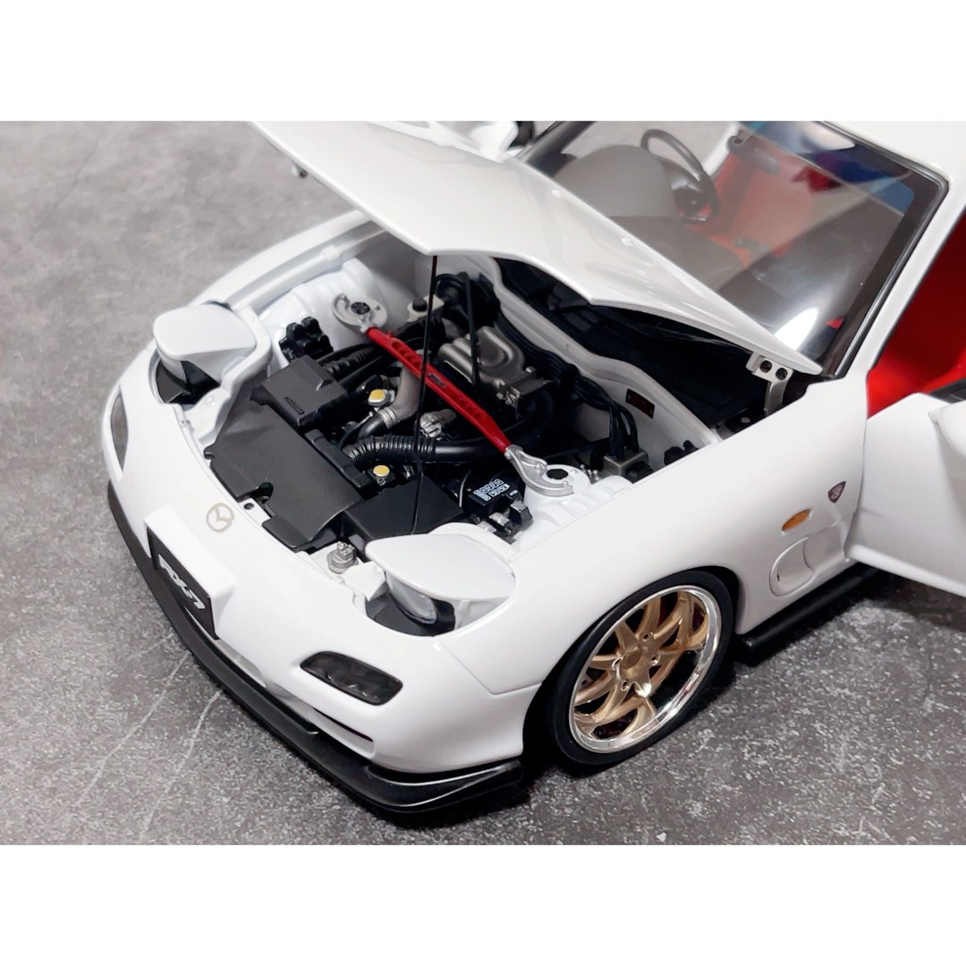 1/18 AUTOart オートアート MAZDA RX-7 FD3S マツダ エンタメ/ホビーのおもちゃ/ぬいぐるみ(ミニカー)の商品写真