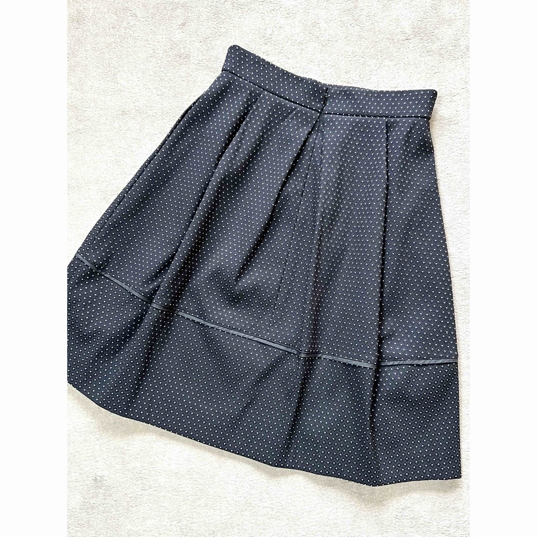 M'S GRACY(エムズグレイシー)のエムズグレイシー　スカート　42サイズLL  ブラック黒　春秋　中古 レディースのスカート(ひざ丈スカート)の商品写真