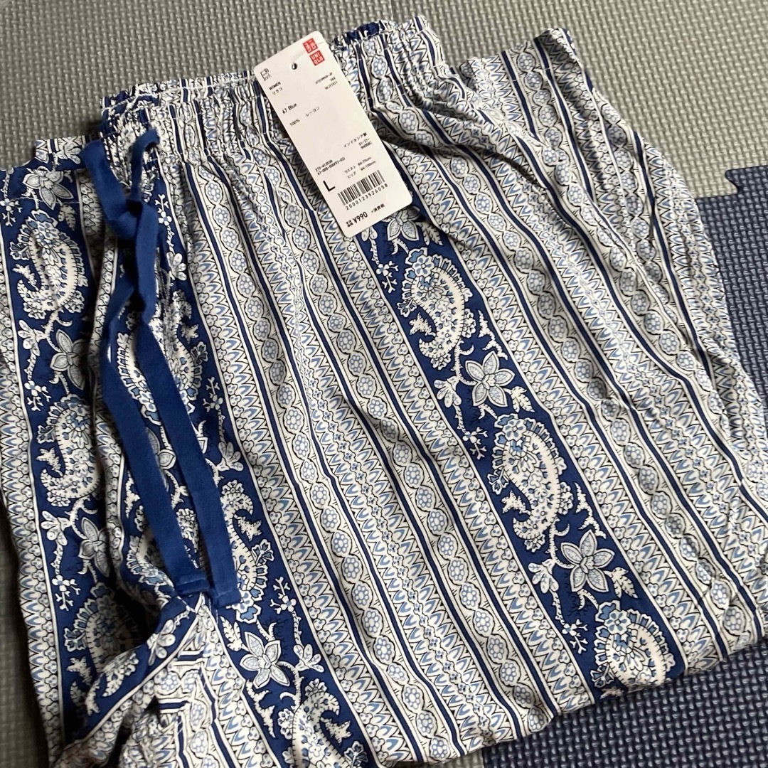 UNIQLO(ユニクロ)のUNIQLO  リラコ　クロップド丈　ペイズリー レディースのパンツ(カジュアルパンツ)の商品写真