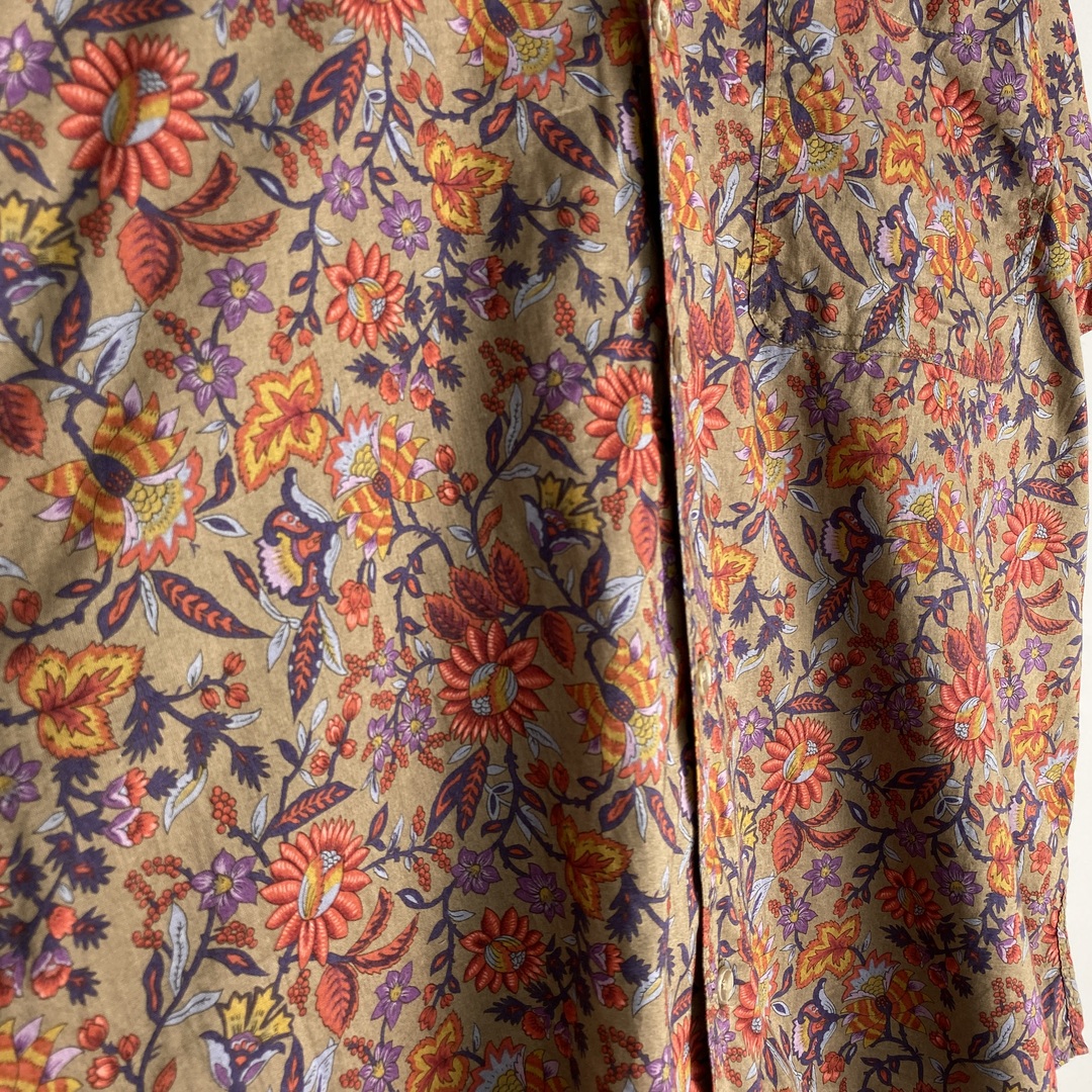 半袖シャツ　オープンカラー　花柄　赤　茶　紫 メンズのトップス(シャツ)の商品写真