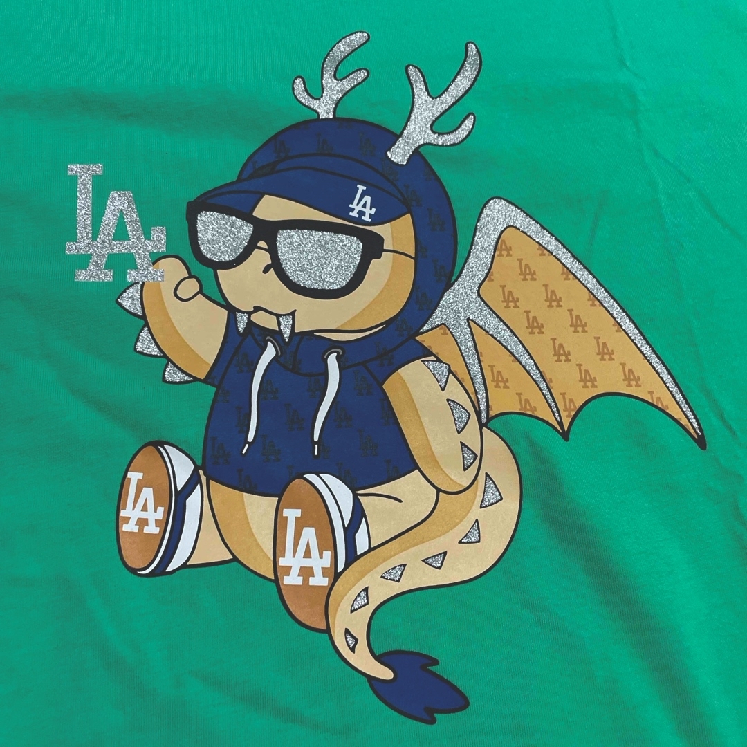 MLB(メジャーリーグベースボール)のMLB 2024年モデル L.A Dodgers Tシャ"ドラゴン " メンズのトップス(Tシャツ/カットソー(半袖/袖なし))の商品写真