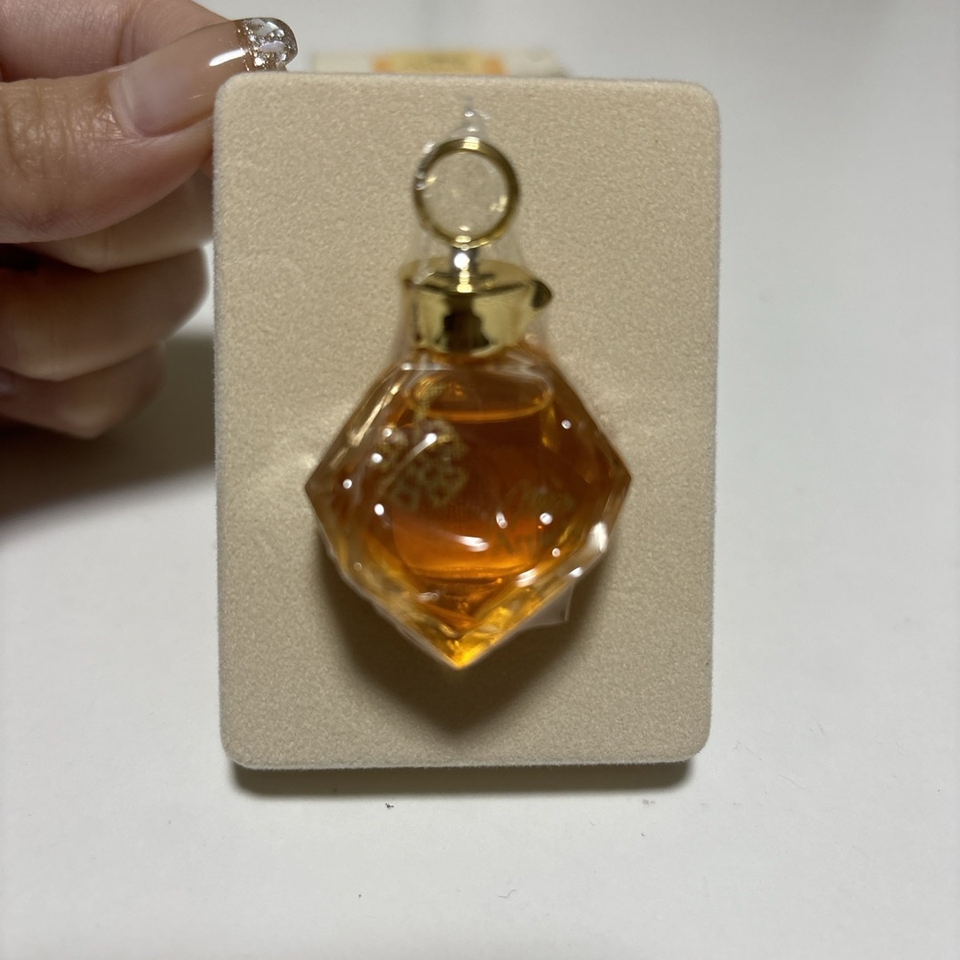 Van Cleef & Arpels(ヴァンクリーフアンドアーペル)のヴァンクリーフ＆アーペル  ミスアーペルオードトワレ5ml コスメ/美容の香水(香水(女性用))の商品写真