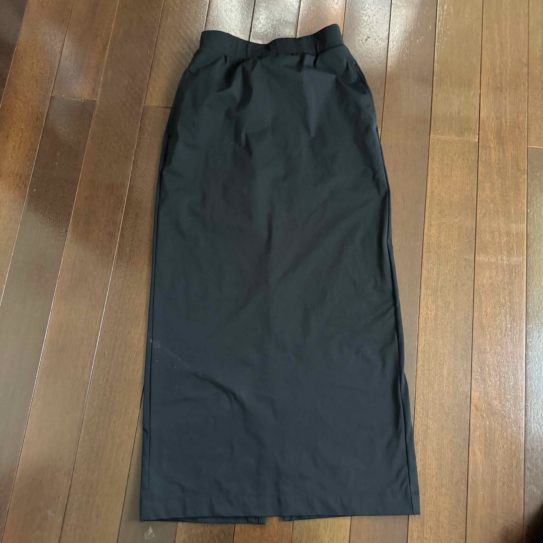 UNIQLO(ユニクロ)のユニクロ　タイトスカート　ブラック　夏用　ナロースカート レディースのスカート(その他)の商品写真