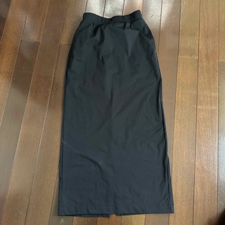 ユニクロ(UNIQLO)のユニクロ　タイトスカート　ブラック　夏用　ナロースカート(その他)