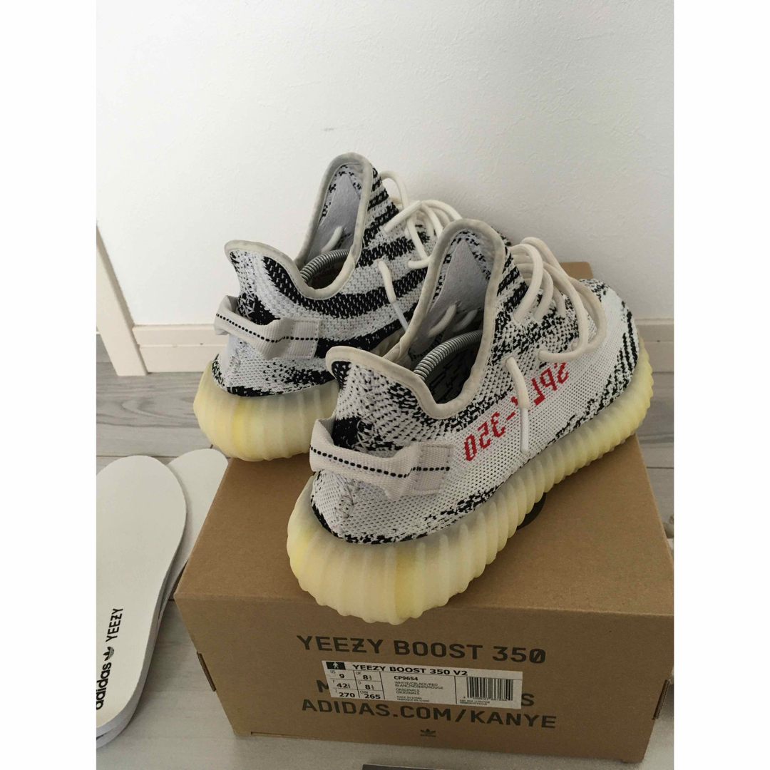 adidas(アディダス)のadidas YEEZY Boost 350 V2 "Zebra" メンズの靴/シューズ(スニーカー)の商品写真