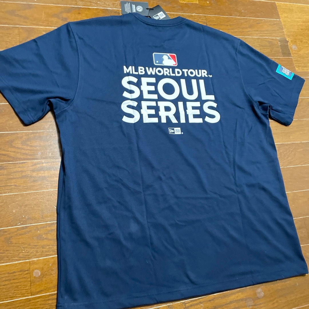 NEW ERA(ニューエラー)のMLBワールドツアーシリーズ NEW ERA &MLB 韓国限定記念Tシャツ メンズのトップス(Tシャツ/カットソー(半袖/袖なし))の商品写真