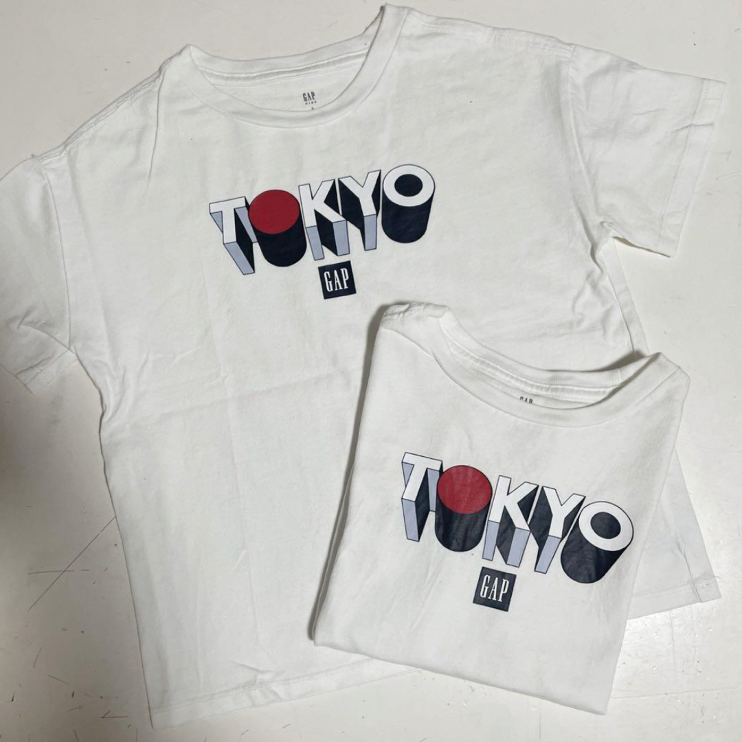 GAP Kids(ギャップキッズ)のGAP KIDS  TOKYO Tシャツ　2枚セット キッズ/ベビー/マタニティのキッズ服男の子用(90cm~)(Tシャツ/カットソー)の商品写真