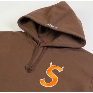 シュプリーム(Supreme)のsupreme 22aw S logo ツノ パーカー　堀米雄斗　ブラウン(パーカー)