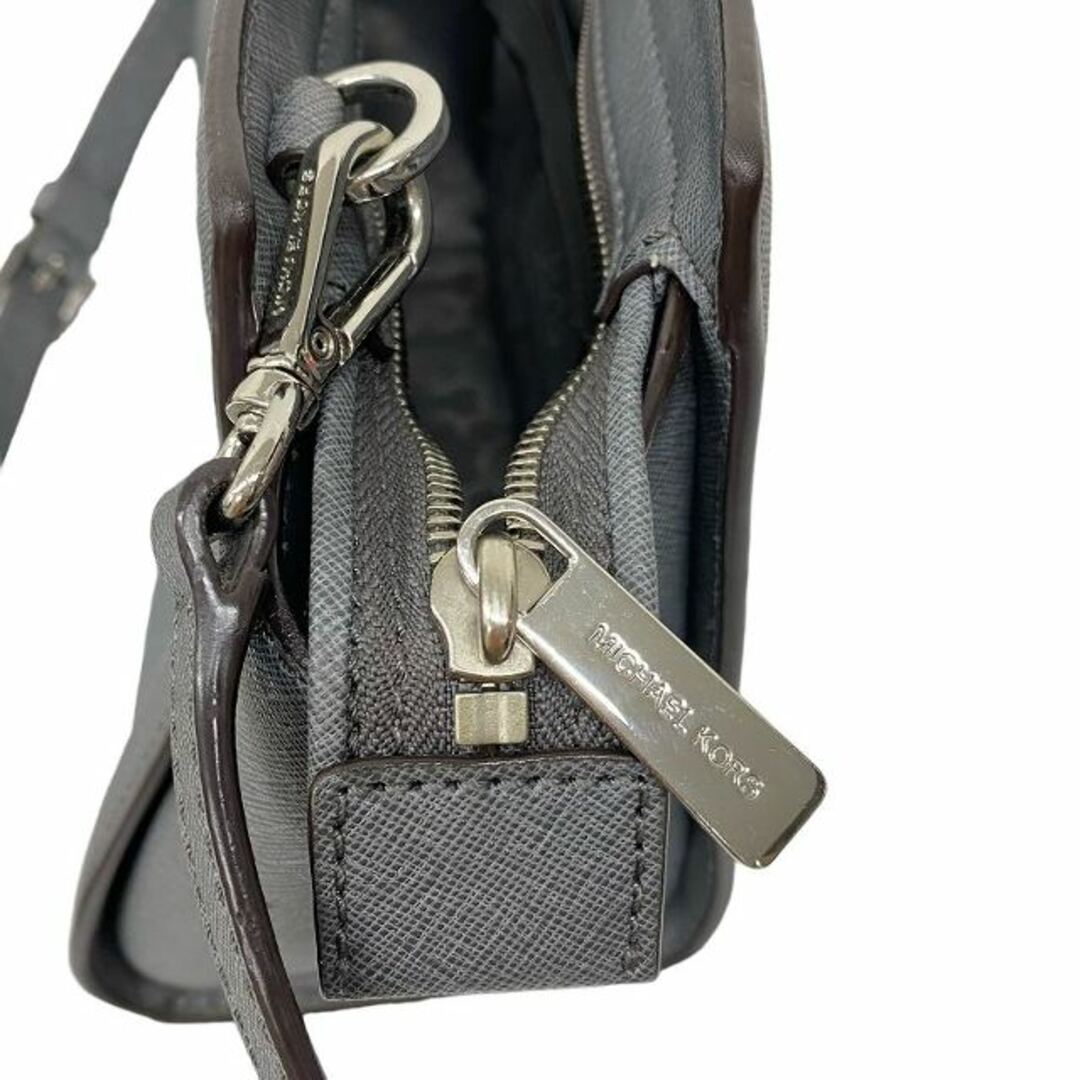 Michael Kors(マイケルコース)のSELMA ミディアムメッセンジャー サフィアーノレザー グレー レディースのバッグ(ハンドバッグ)の商品写真
