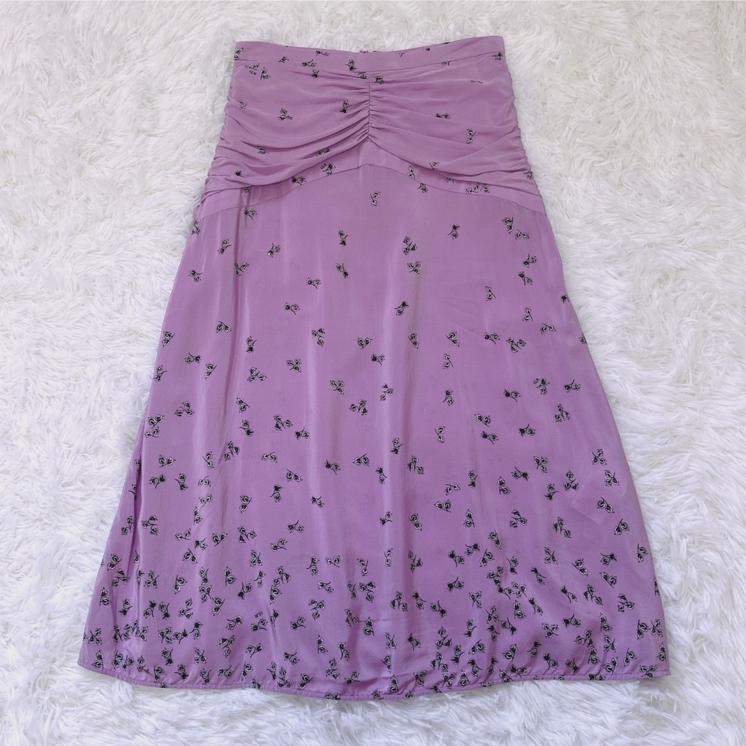 N°21(ヌメロヴェントゥーノ)のN°21 シルク100% 花柄　スカート　40 レディースのスカート(ひざ丈スカート)の商品写真
