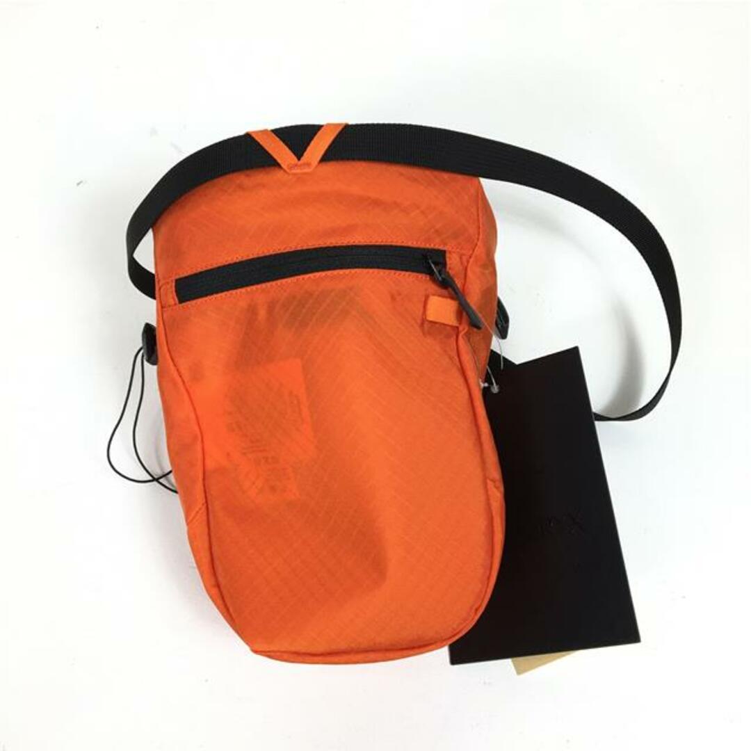 ARC'TERYX(アークテリクス)のアークテリクス アイオン チョークバッグ ラージ Ion Chalk Bag Large ARCTERYX 30239/L08023000 30301 Phenom オレンジ系 メンズのメンズ その他(その他)の商品写真