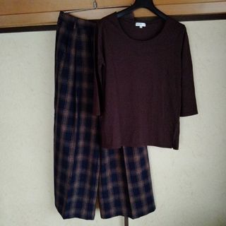 ジーユー(GU)のチェックワイドパンツ&Tシャツ(バギーパンツ)