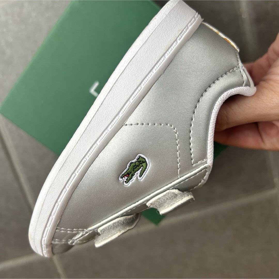 LACOSTE(ラコステ)のLACOSTE スニーカーキッズ 子供 キッズ/ベビー/マタニティのベビー靴/シューズ(~14cm)(スニーカー)の商品写真