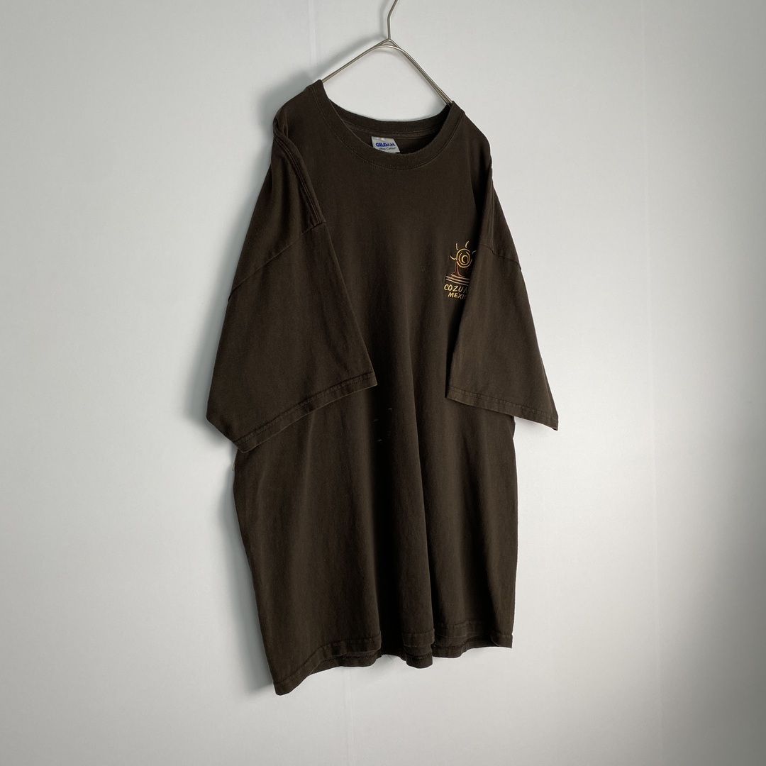 GILDAN(ギルタン)のギルダン　Tシャツ　刺しゅうデザイン　ワンポイント　茶　金 メンズのトップス(Tシャツ/カットソー(半袖/袖なし))の商品写真