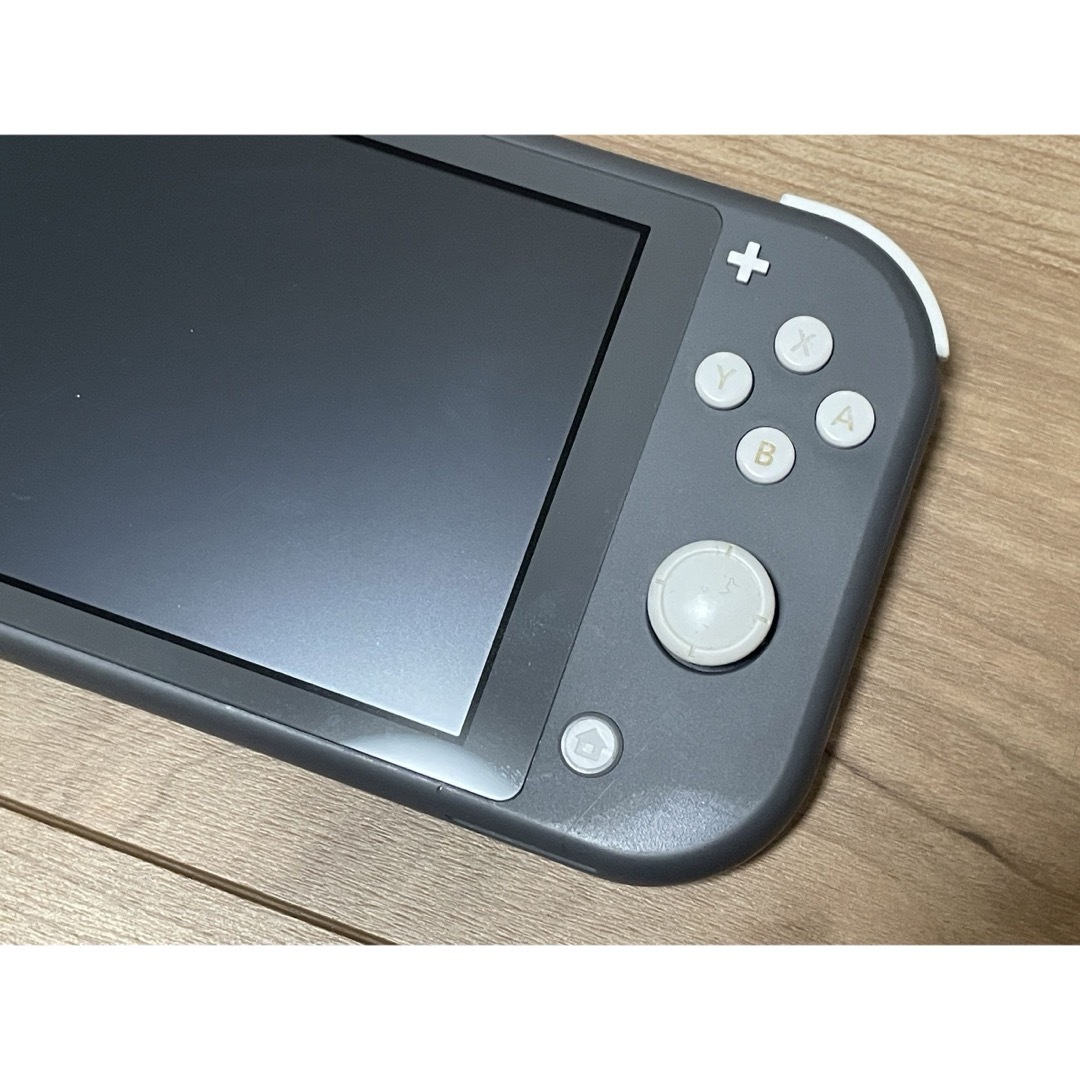 Nintendo Switch(ニンテンドースイッチ)のNintendo:任天堂スイッチライト エンタメ/ホビーのゲームソフト/ゲーム機本体(家庭用ゲーム機本体)の商品写真