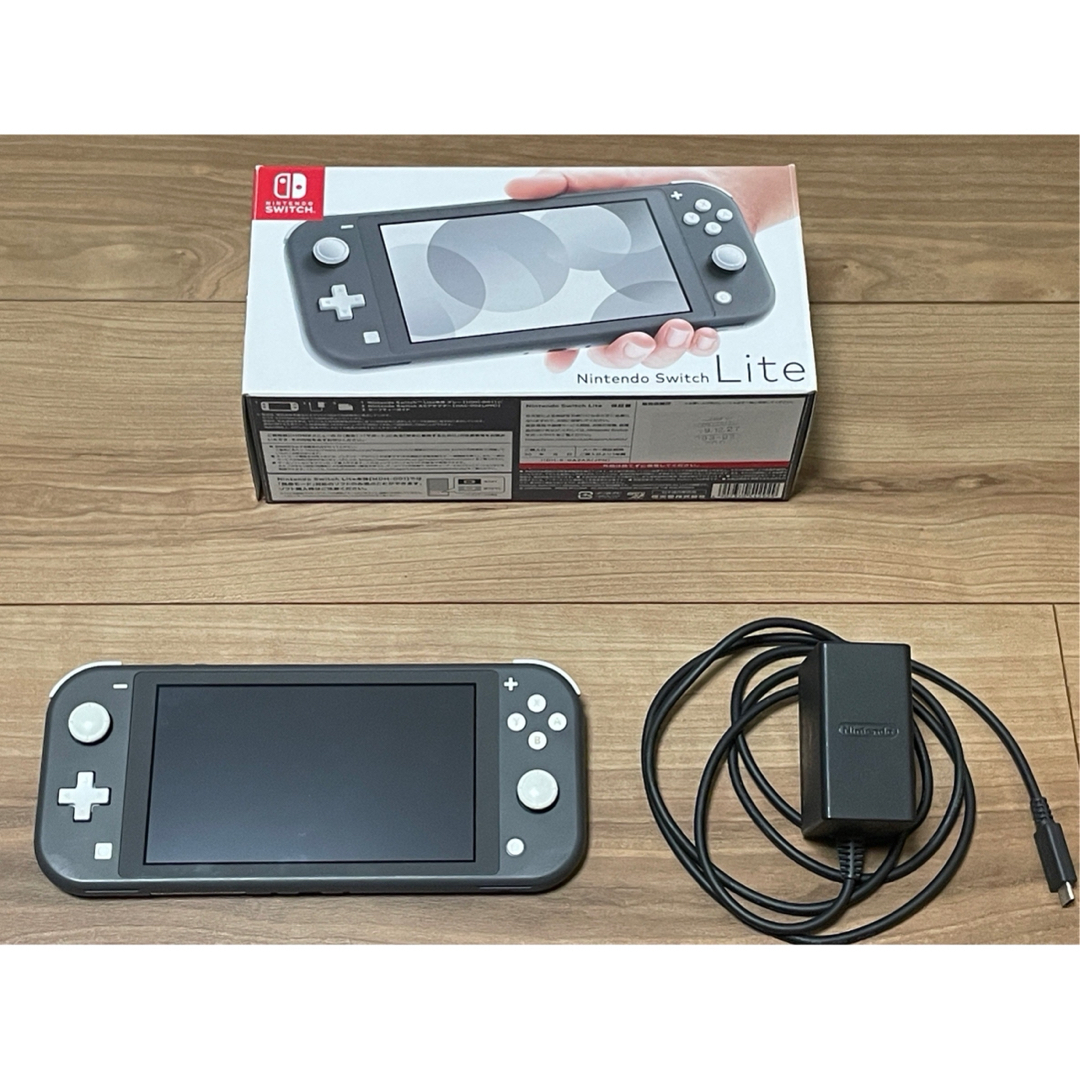 Nintendo Switch(ニンテンドースイッチ)のNintendo:任天堂スイッチライト エンタメ/ホビーのゲームソフト/ゲーム機本体(家庭用ゲーム機本体)の商品写真