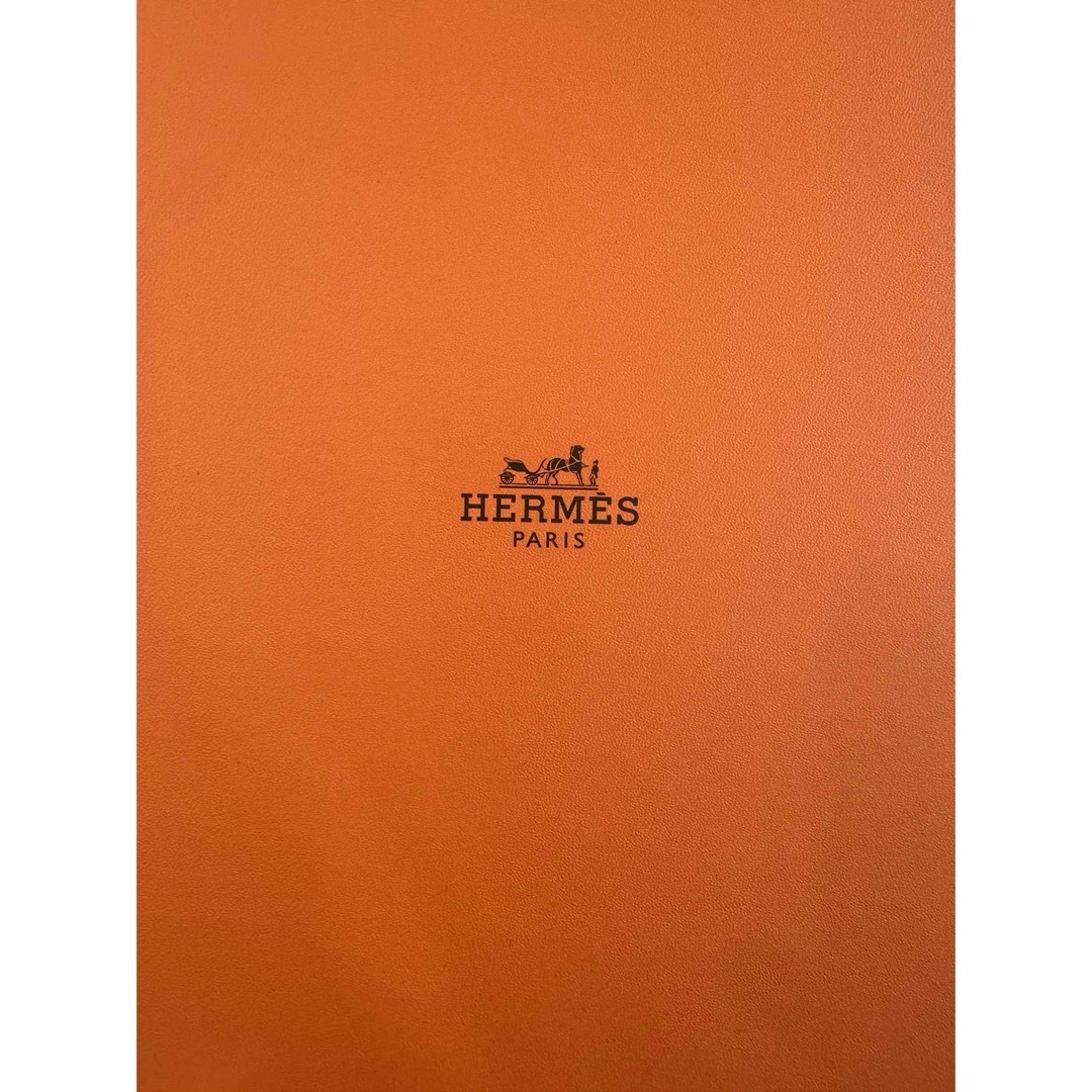 Hermes(エルメス)のエルメス　HERMES 空箱　保管箱　ハット　円柱 レディースのバッグ(ショップ袋)の商品写真