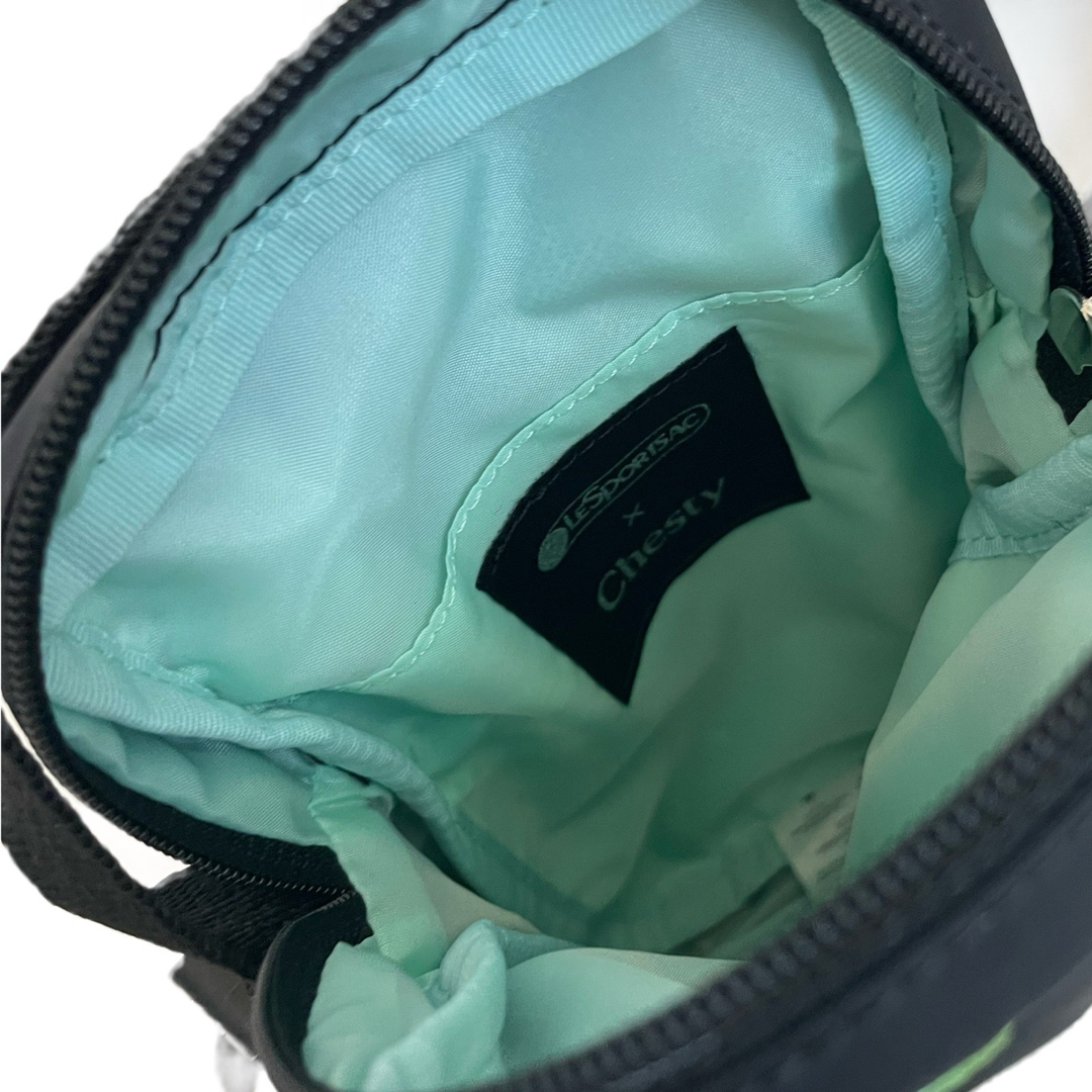 LeSportsac(レスポートサック)のLeSportsac レスポートサック　チェスティー　新品未使用 レディースのバッグ(ショルダーバッグ)の商品写真