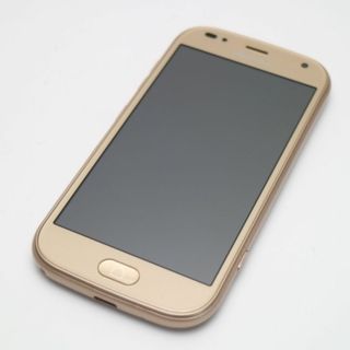 フジツウ(富士通)のF-01L らくらくスマートフォン me ゴールド  M555(スマートフォン本体)