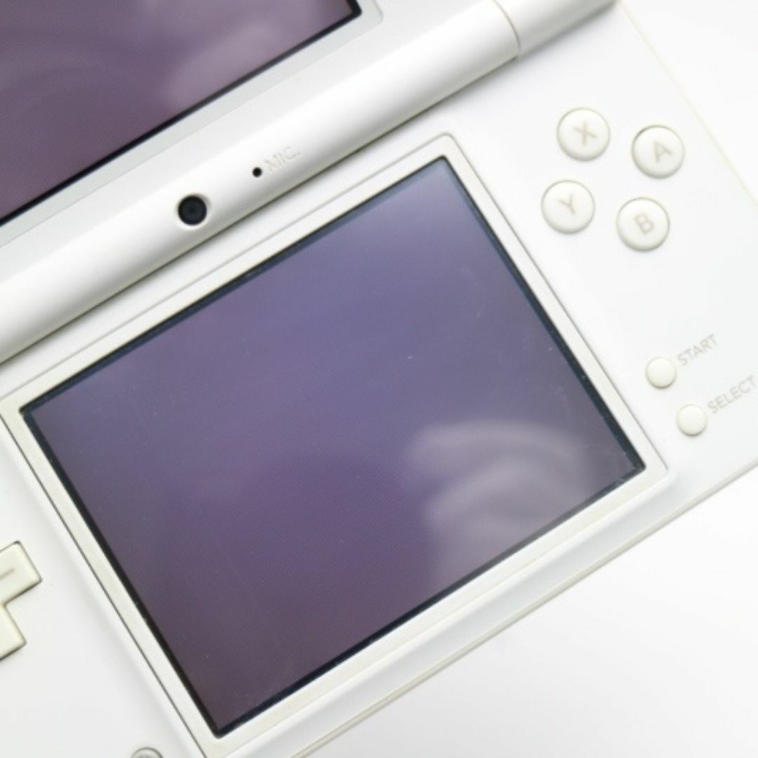 ニンテンドーDS(ニンテンドーDS)のニンテンドーDsi ホワイト  M555 エンタメ/ホビーのゲームソフト/ゲーム機本体(携帯用ゲーム機本体)の商品写真