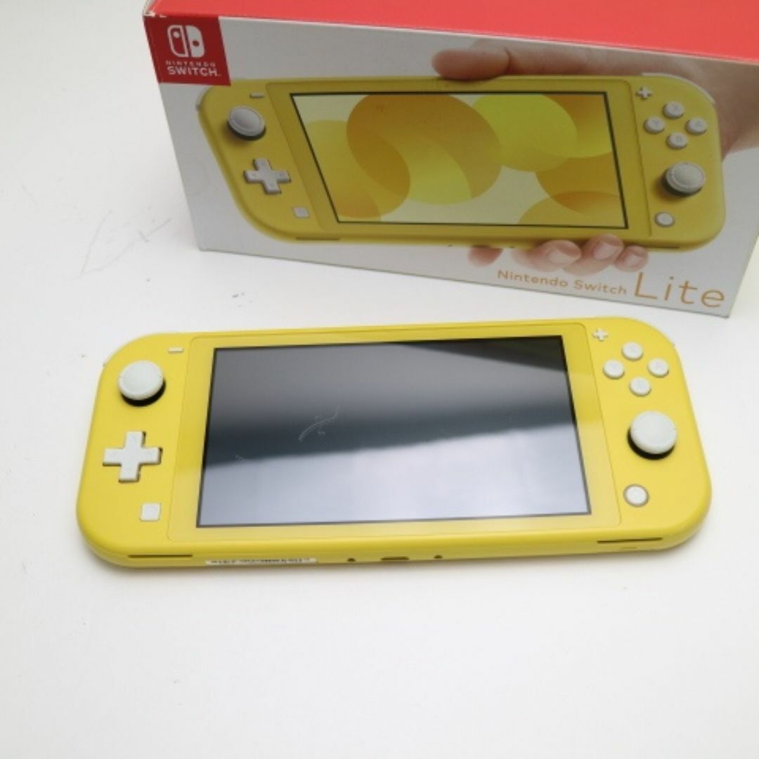 Nintendo Switch(ニンテンドースイッチ)のNintendo Switch Lite イエロー  M555 エンタメ/ホビーのゲームソフト/ゲーム機本体(携帯用ゲーム機本体)の商品写真