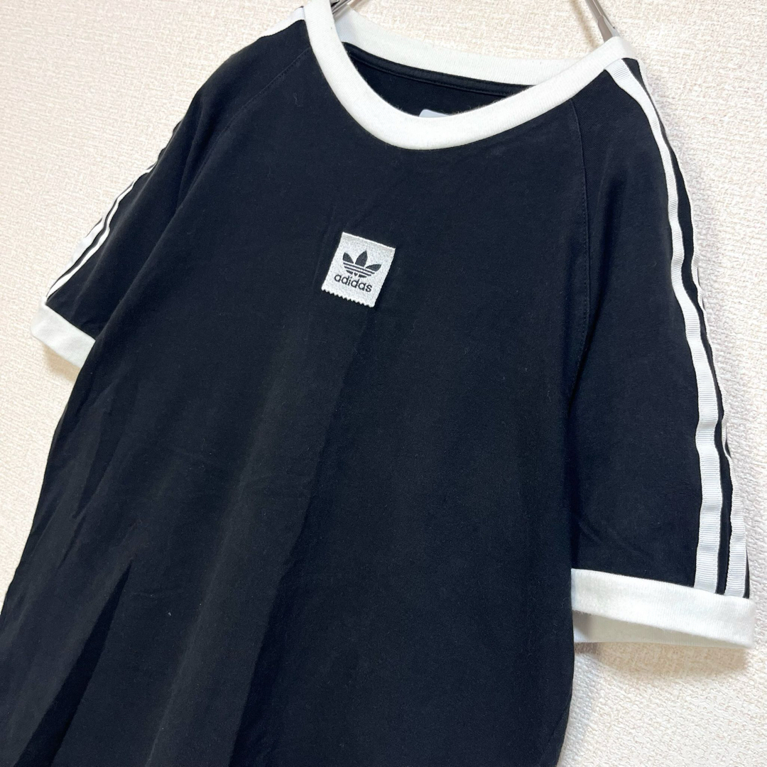 adidas(アディダス)のadidas アディダス Tシャツ 半袖 ブラック袖3本ライン ロゴ刺繍 S メンズのトップス(Tシャツ/カットソー(半袖/袖なし))の商品写真