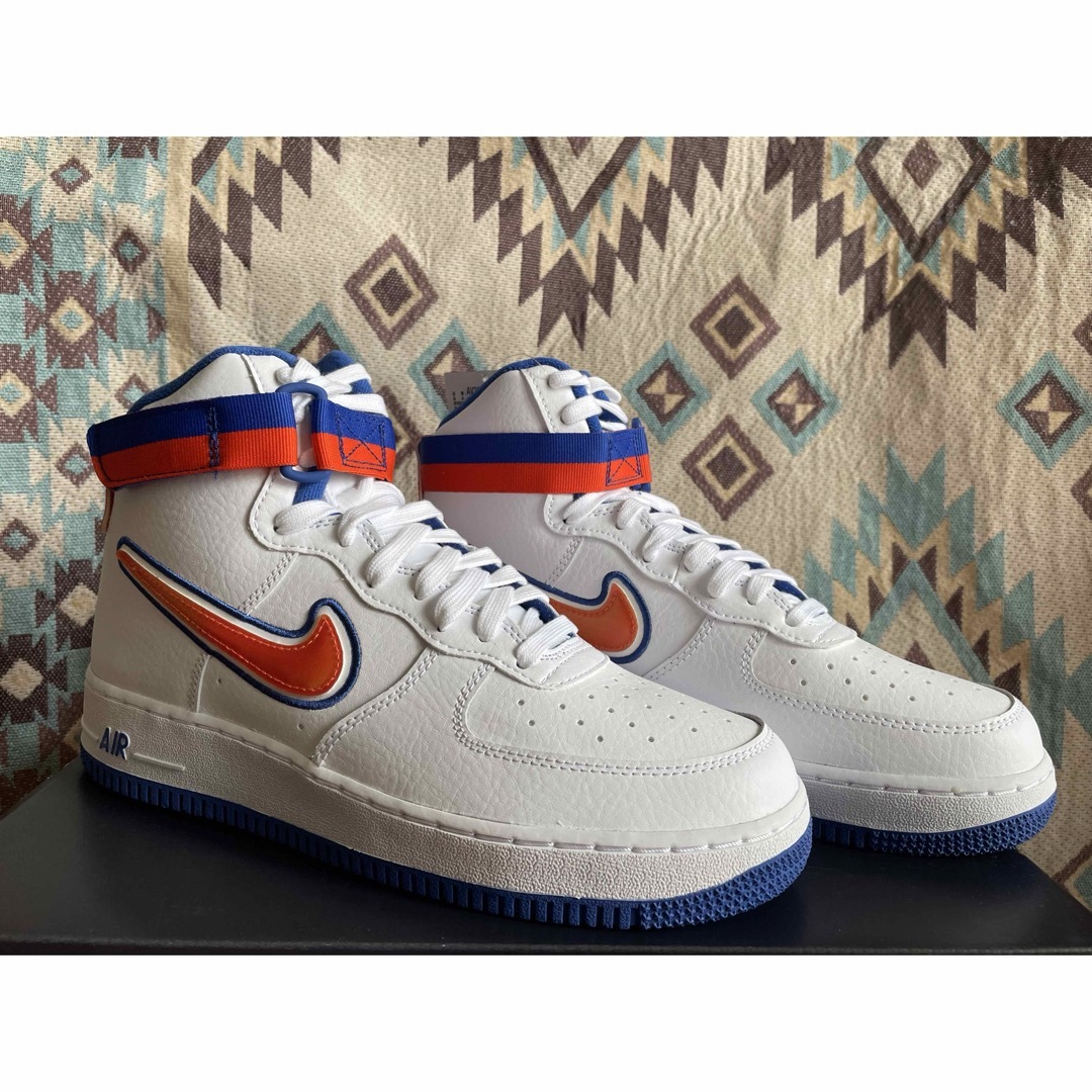 NIKE(ナイキ)のNIKE AIR FORCE 1 HIGH 07 LV8 AV3938-100 メンズの靴/シューズ(スニーカー)の商品写真