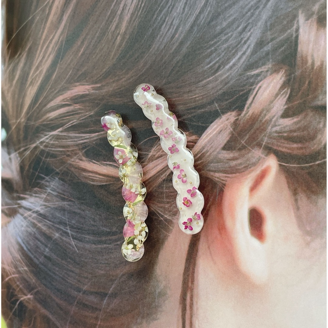 小花✿︎カーブダブルヘアクリップ レディースのヘアアクセサリー(バレッタ/ヘアクリップ)の商品写真