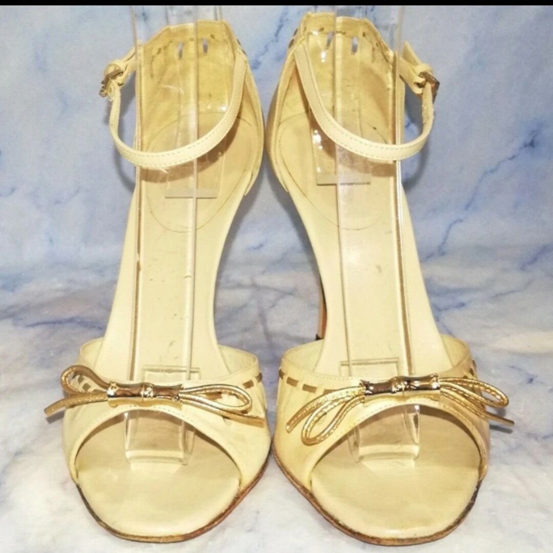 Gucci(グッチ)のグッチ オープントゥ バンブーリボン レザーヒールベージュ22.5㎝【セール！】 レディースの靴/シューズ(サンダル)の商品写真