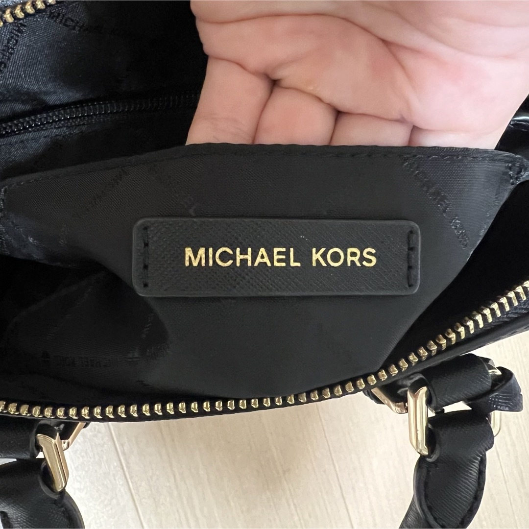 Michael Kors(マイケルコース)のマイケルコースハンドバッグ・黒 レディースのバッグ(ハンドバッグ)の商品写真