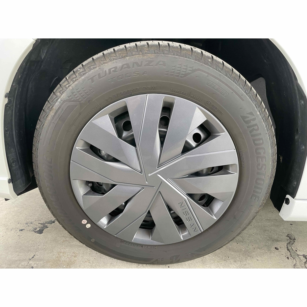 BRIDGESTONE - 新型セレナc28純正ホイールタイヤ4本セット BRIDGESTONE - 新型セレナc28純正ホイールタイヤ4本セット